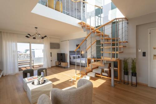 Acropolis Sky Retreat Jacuzzi & 3BR Maisonette - image 10
