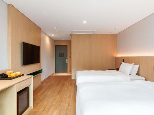 2 twin beds