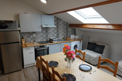 Kitchen, Fiesta Apartment in Le Blanc-Mesnil