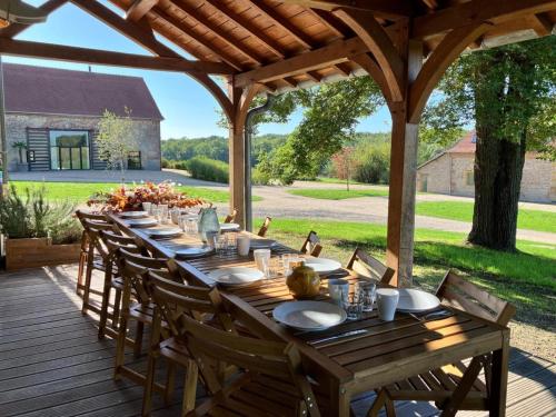 Gîte spacieux à Montbeugny, 14 pers., animaux acceptés - FR-1-489-593 (Gite spacieux a Montbeugny, 14 pers., animaux acceptes - FR-1-489-593) in Neuilly-le-Réal