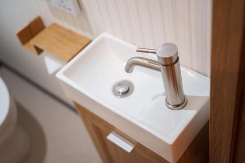 Tenjin Bridge Minshuku