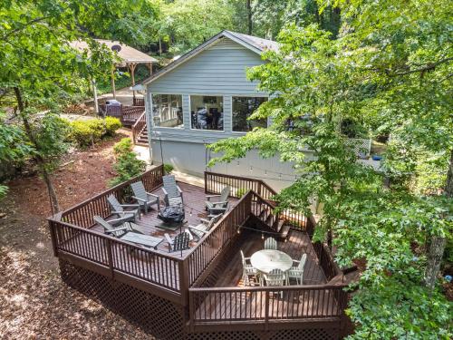 Iekārtas, Lakefront with Dock and Hot Tub in Westminster (SC)