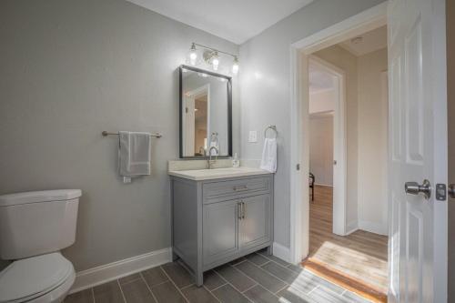 Caras Cottage 2 miles from Sanford Stadium in Athens, USA