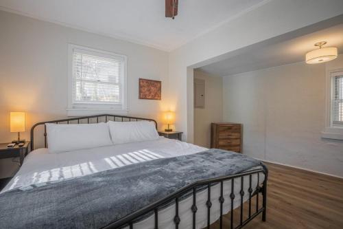 Caras Cottage 2 miles from Sanford Stadium in Athens, USA