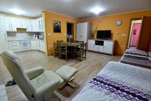 Apartment Anja - image 8