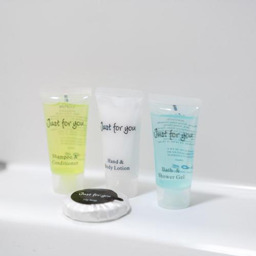 Bathroom, Newtown Lofts - Smart TV - WiFi - On Street Parking 1NT in Castle Bromwich