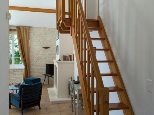 Gîte Saint-Cybardeaux, 4 pièces, 6 personnes - FR-1-653-70 (Gite familial avec piscine chauffee, jardin clos, equipement bebe, au cœur d'une propriete viticole.) in Echallat