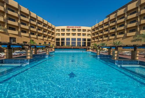 Vista exterior, East hotel in Sowayma