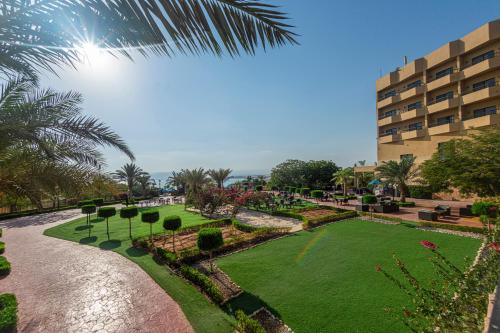 Vista exterior, East hotel in Sowayma