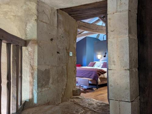 Gîte Beaulieu-sur-Sonnette, 3 pièces, 4 personnes - FR-1-653-145 (Prieure restaure avec jardin, charme ancien et commodites modernes, pres de l’eglise a Beaulieu - FR) in Saint-Claud