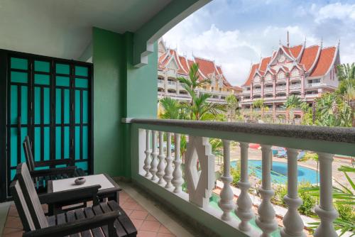 room detail thumbnail 1