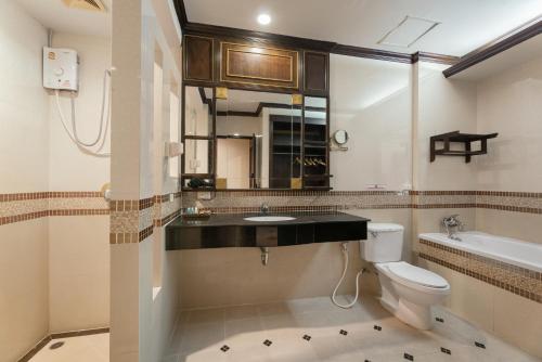 room detail thumbnail 2