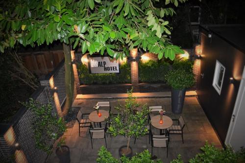 Alp Hotel - image 2