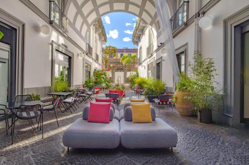 View, Hotel Piazza Bellini & Apartments near Museo Cappella Sansevero
