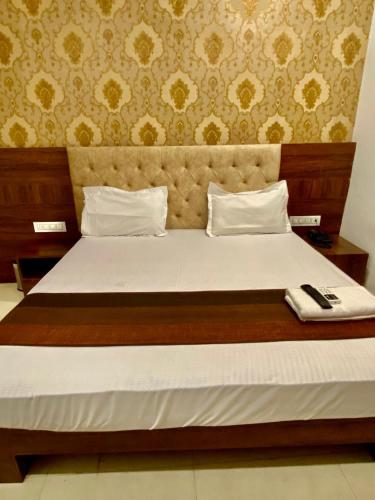 Double room, private bathroom