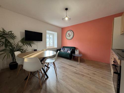 Functional apartment in center of Craponne - Location saisonnière - Craponne