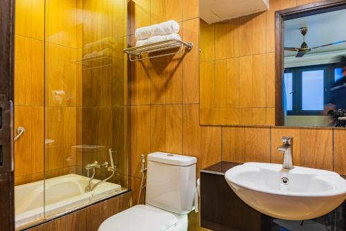 room detail thumbnail 2
