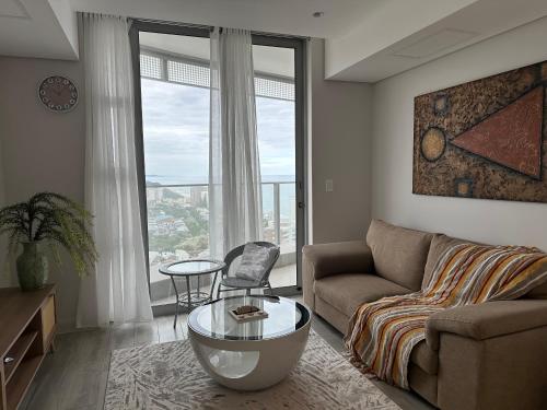 สภาพแวดล้อมโดยรอบ, Oceans Apartments Balcony Suite in อัมห์ลังการ็อค