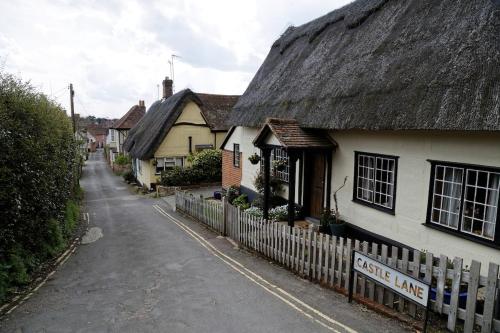 Beautiful Cottage opposite Hedingham Castle! in Castle Hedingham