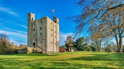 Beautiful Cottage opposite Hedingham Castle! in Castle Hedingham