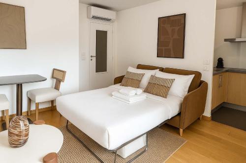 Courbevoie Studio terrasse situe pres de Paris - Location saisonnière - La Garenne-Colombes