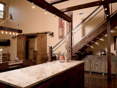 Exquisite Cottage Rental on Peaceful Vineyard near Bear Valley, California in Angels Camp (CA)