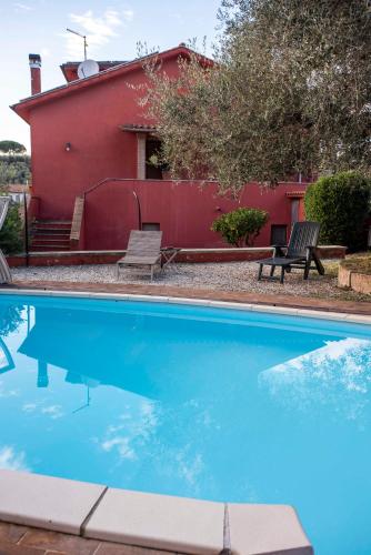 A szálláshely kívülről, La Casina Rossa in Stimigliano
