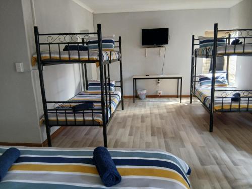 Bedrock inn in 해리스미스