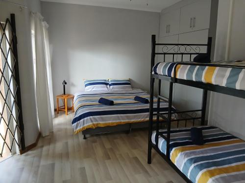 Bedrock inn in 해리스미스
