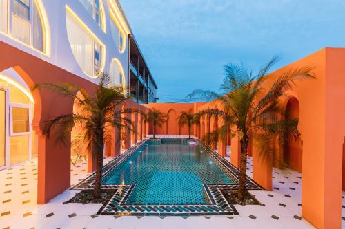 Shanghai Half Window Hotel  in Shanghai Int’l Tourism Resort and Disney Land