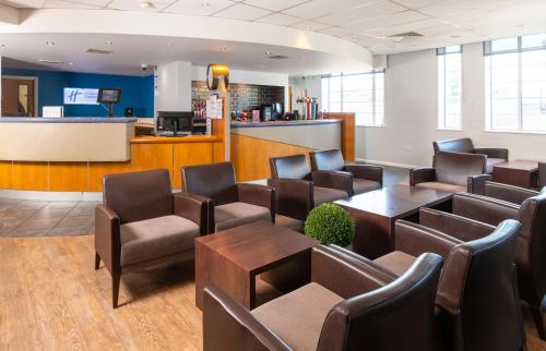 Bar/lounge, Holiday Inn Express London Chingford By IHG in Greater London North
