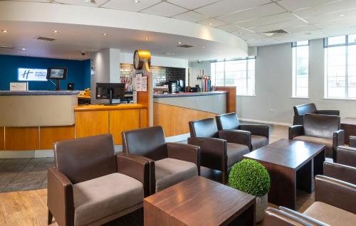 Bar/lounge, Holiday Inn Express London Chingford By IHG in Greater London North