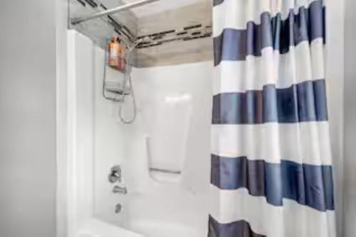 Spacious 3 Bedroom in Cary, USA