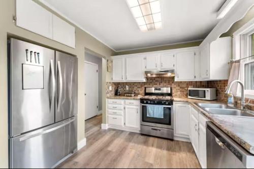 Spacious 3 Bedroom in Cary, USA