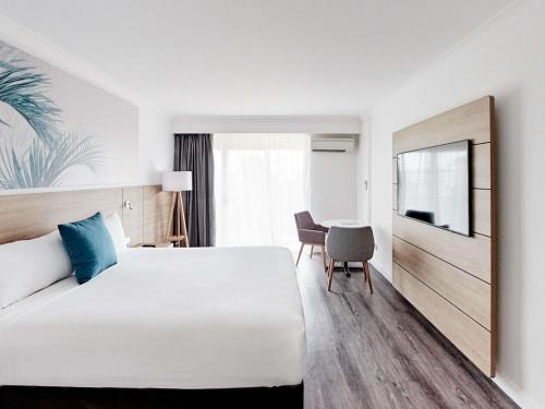 Novotel Cairns Oasis Resort