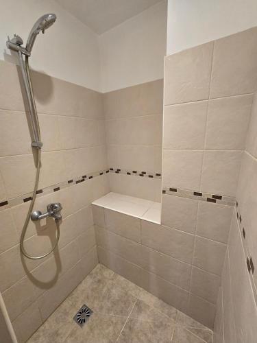 Duša, Studio mezzanine - 4 pers - Parking - 2km Walibi in Les Avenieres-Veyrins-Thuellin