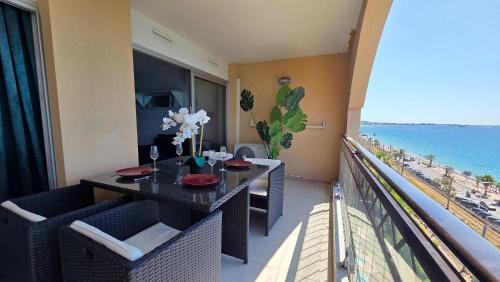 T2 balcon vue mer, 2 piscines, plage à pied 4pers