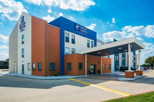 Comfort Inn and Suites Joplin - image 15