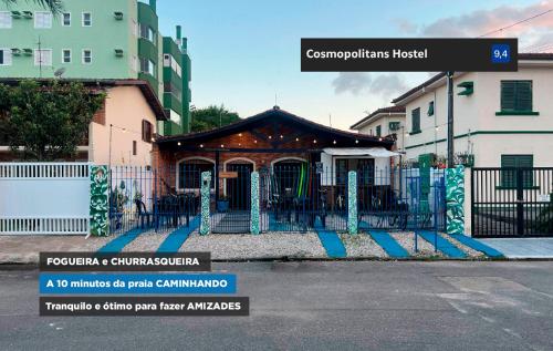 Entrance, Cosmopolitans Hostel in Ubatuba