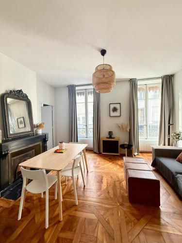 Art de Recevoir - Charmant cocon au cœur de Lyon avec vue sur Fourviere in Lyon