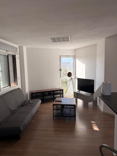 Appartement face Aéroport Marseille - Location saisonnière - Vitrolles