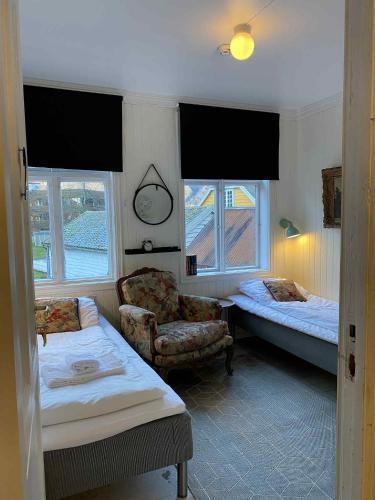 2 twin beds