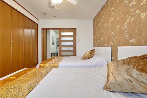 XS01 XROSS STAY Namba 1 難波