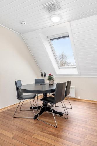 Flott bofellesskap , inkludert internett og strøm! Grillområde med jacuzzi! (Flott bofellesskap , inkludert internett og strøm! Grillomrade med jacuzzi!) in เอลเวรุม