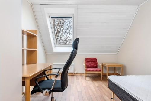 Flott bofellesskap , inkludert internett og strøm! Grillområde med jacuzzi! (Flott bofellesskap , inkludert internett og strøm! Grillomrade med jacuzzi!) in เอลเวรุม