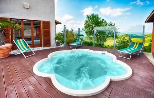 Peldbaseins, Nice Apartment In Sant'angelo In Vado With Wifi in Sant' Angelo in Vado