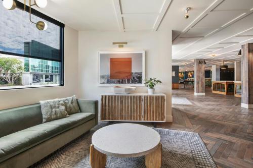 Előcsarnok, FOUND Hotels, Santa Monica, Series by Marriott in Santa Monica