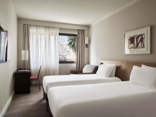 Novotel Athens Hotel - image 4