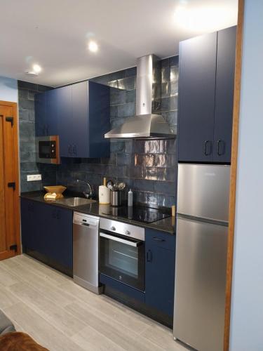 Kitchen, El Rato Apartamentos Rurales in Navia