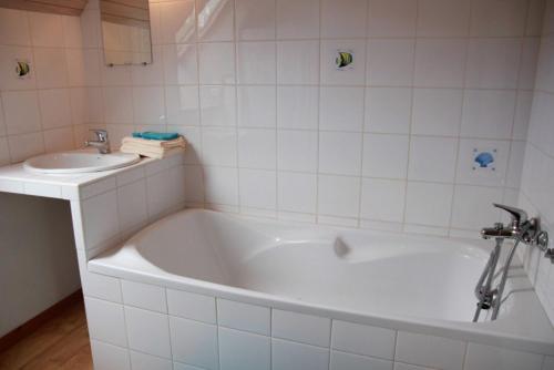 Vannas istaba, Gites de Maner Ster - Le Frene Piscine ou Le Chene Piscine in Saint-Hernin